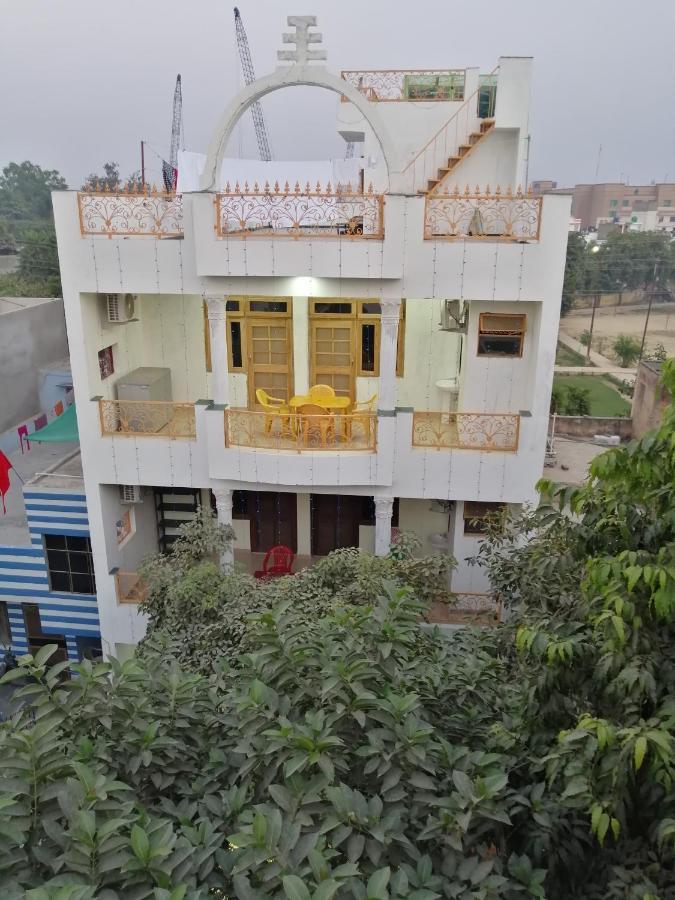 Anukampa Homestay アーグラ エクステリア 写真