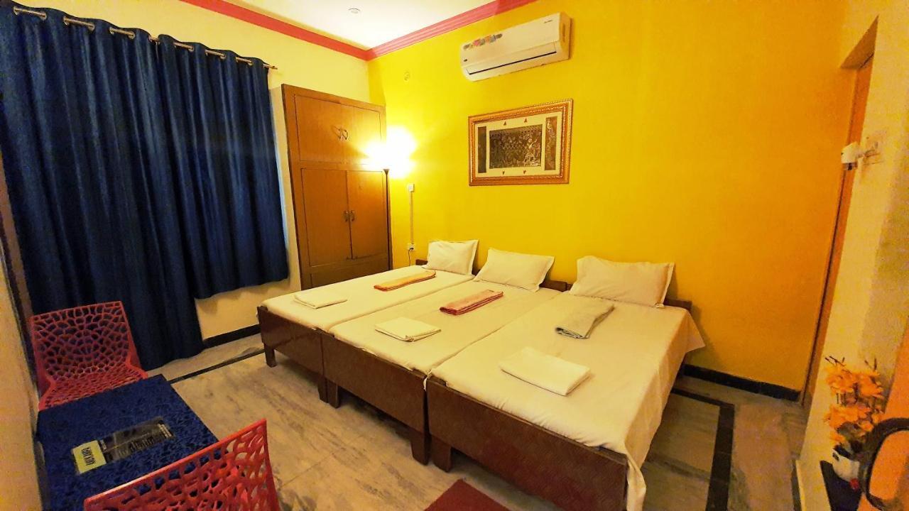 Anukampa Homestay アーグラ エクステリア 写真